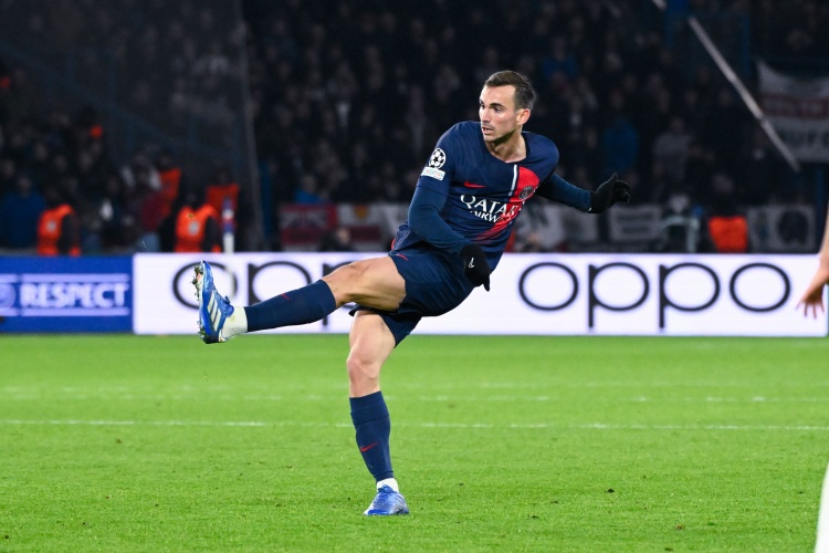 记者：阿森纳可能强制性先租后买法比安，已与巴黎讲求战争